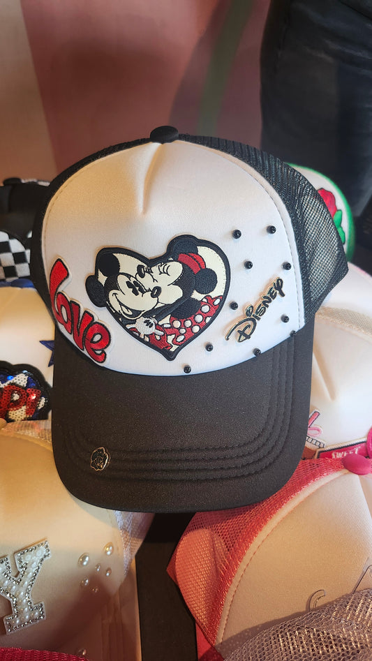 Mickey Loves Minnie